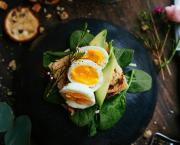 Nids de Pâques aux champignons et oeufs