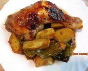 Cuisses de poulet grillées aux légumes