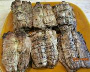 Filets de sardines grillés au citron, vinaigre balsamique et herbes