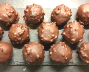 Bonbons aux gaufrettes façon Ferrero Rochers - Recette en vidéo