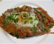 Aubergines farcies, oeufs au nid
