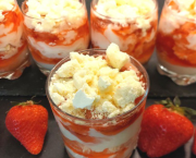 Verrines Eton Mess aux fraises - Recette en vidéo