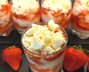 Verrines Eton Mess aux fraises - Recette en vidéo 