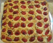 Focaccia des Pouilles aux tomates cerises et à l'origan