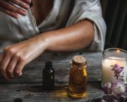 L’huile de ricin pour vos cheveux et ongles : conseils et astuces