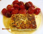 Feta grillée avec des tomates cerises