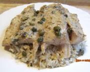 Filets de perche aux anchois et câpres, sauce au yaourt