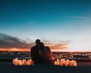 La vie c'est des étapes... La plus douce c'est l'amour... La plus dure c'est la séparation... La plus pénible c'est les adieux... La plus belle c'est les retrouvailles.