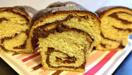 Brioche tressée aux noix et au cacao (Cozonac) - Recette en vidéo