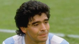 Hommage à Diego Maradona Dix mesures en dizain pour un joueur divin