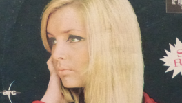 C’est une poupée…