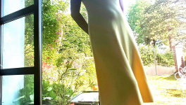 Vivre est un verbe transitif, doté d'un sujet et d'un complément