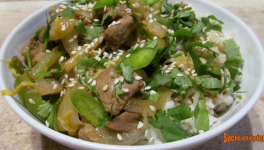 Porc sauté aux légumes à la thaïlandaise 