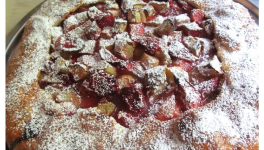 Galette rustique fraises-rhubarbe