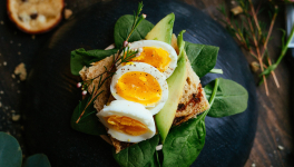 Nids de Pâques aux champignons et oeufs