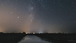 Écrire un texte avec les mots suivants :Porte-feuilles, quantique, rallumer, Saturne, tapisserie, ululer, vasistas, water-polo.