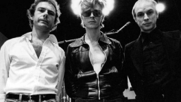 De « Boys keep swinging » à « China Girl » : de la suite dans les idées