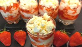 Verrines Eton Mess aux fraises - Recette en vidéo 