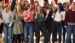 The singing club (2020) Peter Cattaneo