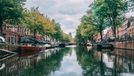 Les secrets des canaux d’Amsterdam et son lien historique avec l’eau : entre patrimoine et innovation