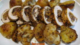 Poitrine de dinde roulée aux fruits secs avec des légumes