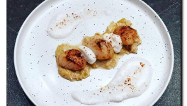 Farandole de St-Jacques sur fondue de poireau et écume de champagne