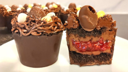 Coupelles chocolat framboise façon nids de Pâques - Recette en vidéo