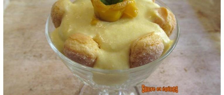 Charlottes à la mangue au verre