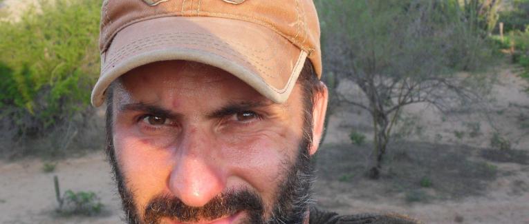 Ma barbe de "guerillo" en hommage au revolutionnaire Castro, symbole de la resistance contre l imperialisme du capitalisme outrancié