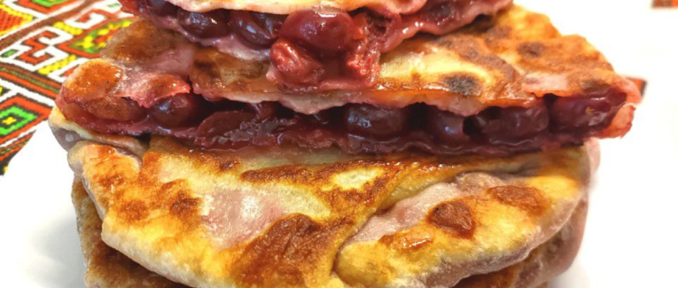 Galettes aux griottes à la poêle (vegan) - Recette en vidéo