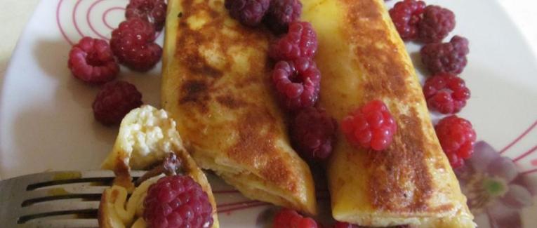 Crêpes farcies au fromage frais et raisins secs
