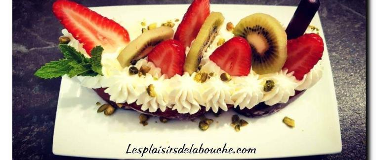 Brioche poêlée fraises kiwi et Chantilly