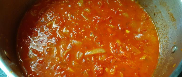 Coulis de tomates du jardinIl fait très beau depuis un long moment et nos jardins nous donnent de plus en plus de tomates qu'on arrive plus à écoulés.