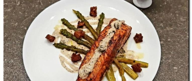 Saumon et asperges poêlés sauce grenobloise amélioré
