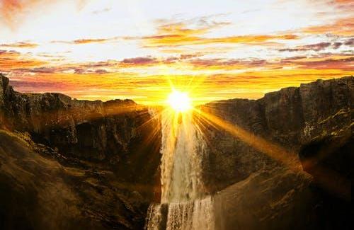 SOLUTIONS POUR UN MONDE MEILLEUR