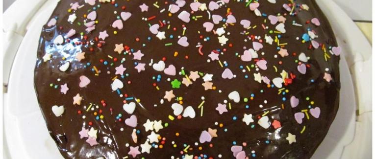 Gâteau au chocolat avec glaçage - Recette facile