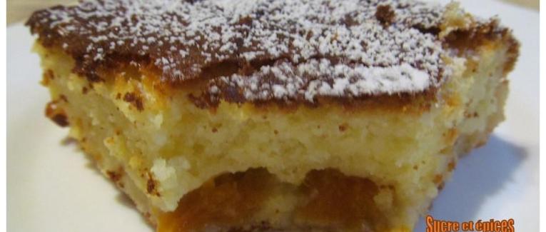 Gâteau moelleux au yaourt et abricots