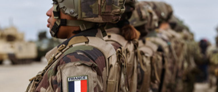 Un service militaire sur volontariat : Répondre par la discipline aux urgences d’un système qui abandonne la jeunesse