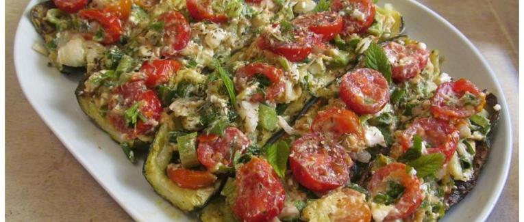 Courgettes farcies à la méditerranéenne - Recette en vidéo