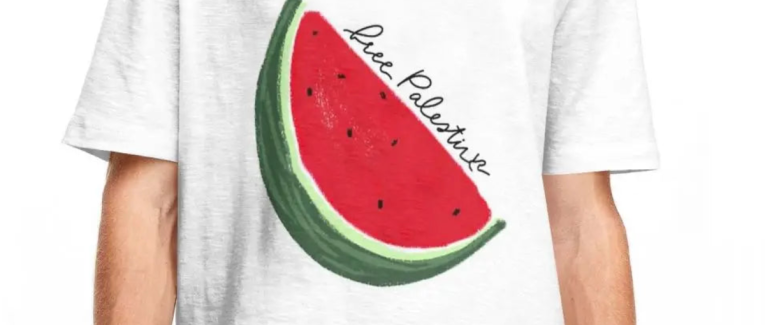 Sketch : “Le T-shirt Free Palestine au tribunal”