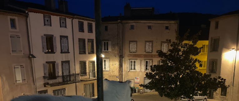Au rebord