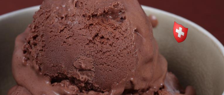 Glace au chocolat au lait des Alpes suisses