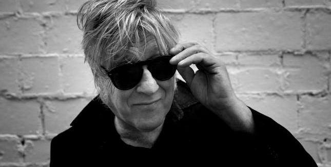 ARNO : « IL Y A PLUS DE ROCK DANS UN SALON DE COIFFURE QUE CHEZ LES ROCKEURS »