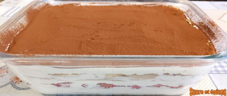 Tiramisu aux fraises, sans oeufs et sans cuisson - Recette en vidéo