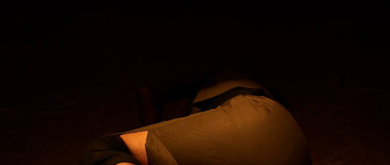 Critique- Spectacle / Alexia Effoa "se décharge" sur la scène de Georges Momboye