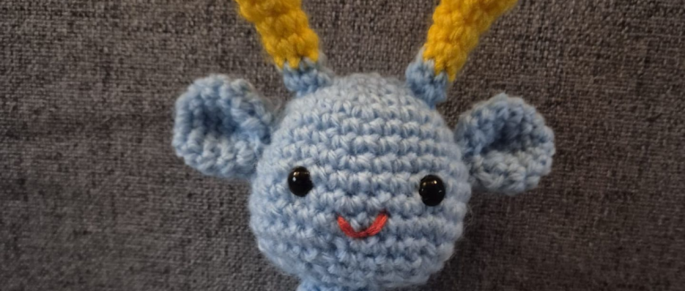 Billie la girafe Bleue