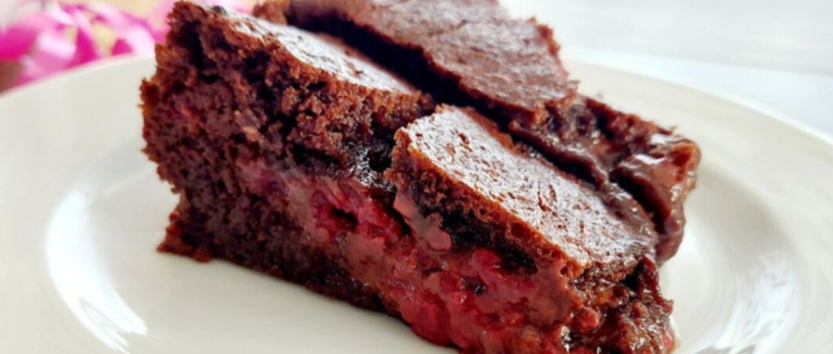 Brownie chocolat noir et framboises