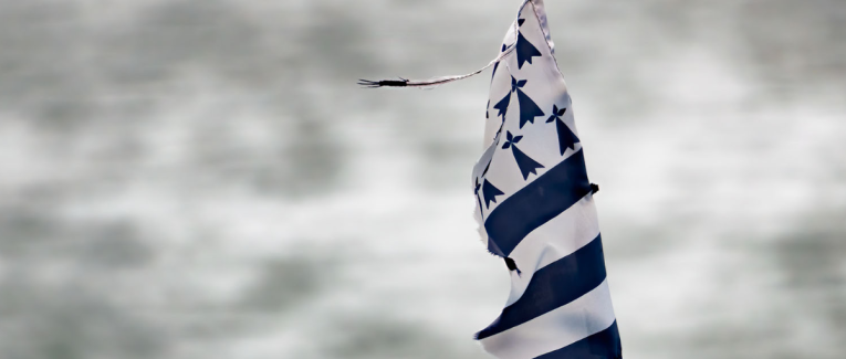 Drapeau breton GHD déchiré
