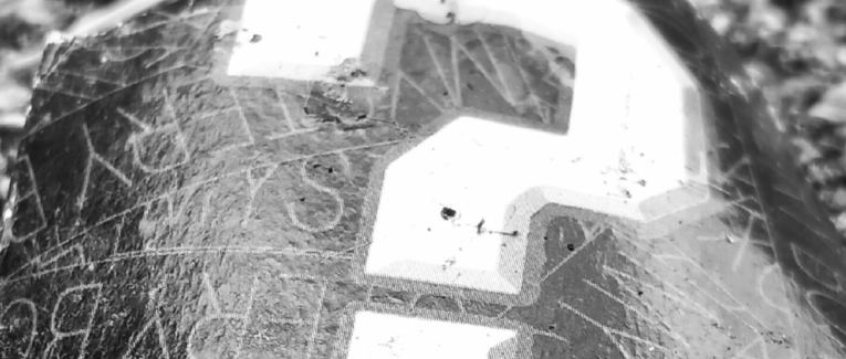 L'enfant à naître contre le droit du choix.