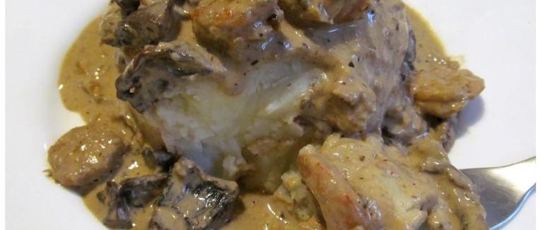 Crevettes aux champignons en sauce crémeuse à la moutarde